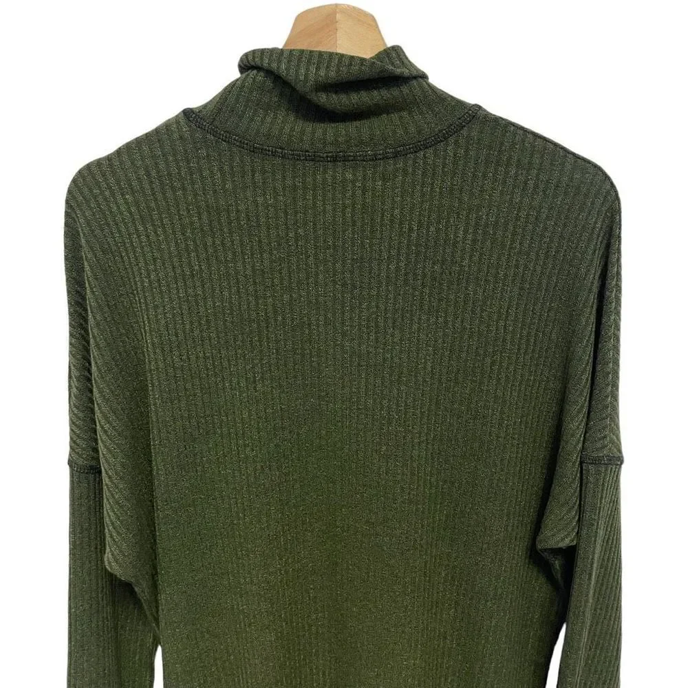 Green Turtle Neck Top - Picture 5 of 6